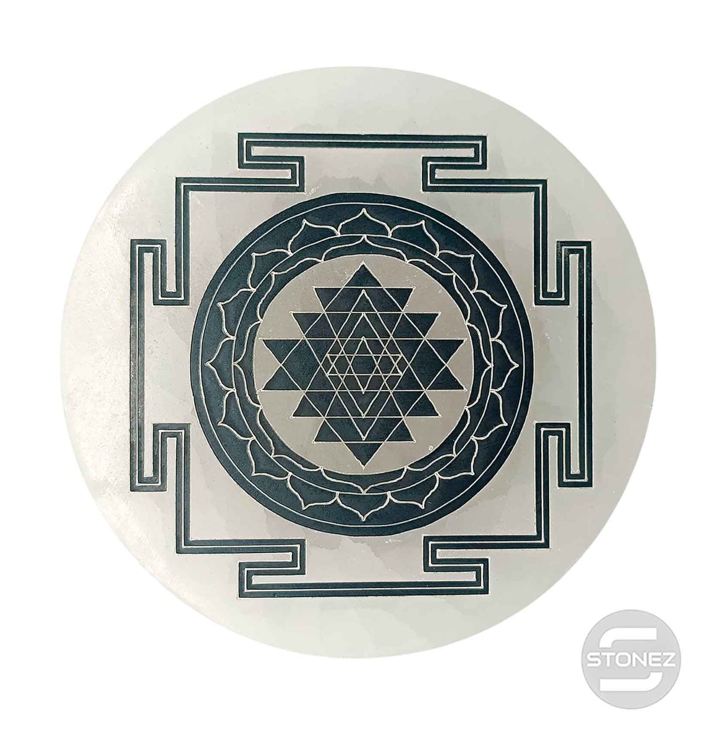 400901653-22 Plato Selenita Grabado Shri Yantra 10 Cms Aprox