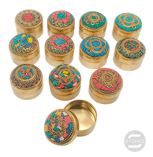 600303034 Paquete 12 Pastilleros Laton Con piedras 35 mm Aprox (Los Modelos Son Surtidos)