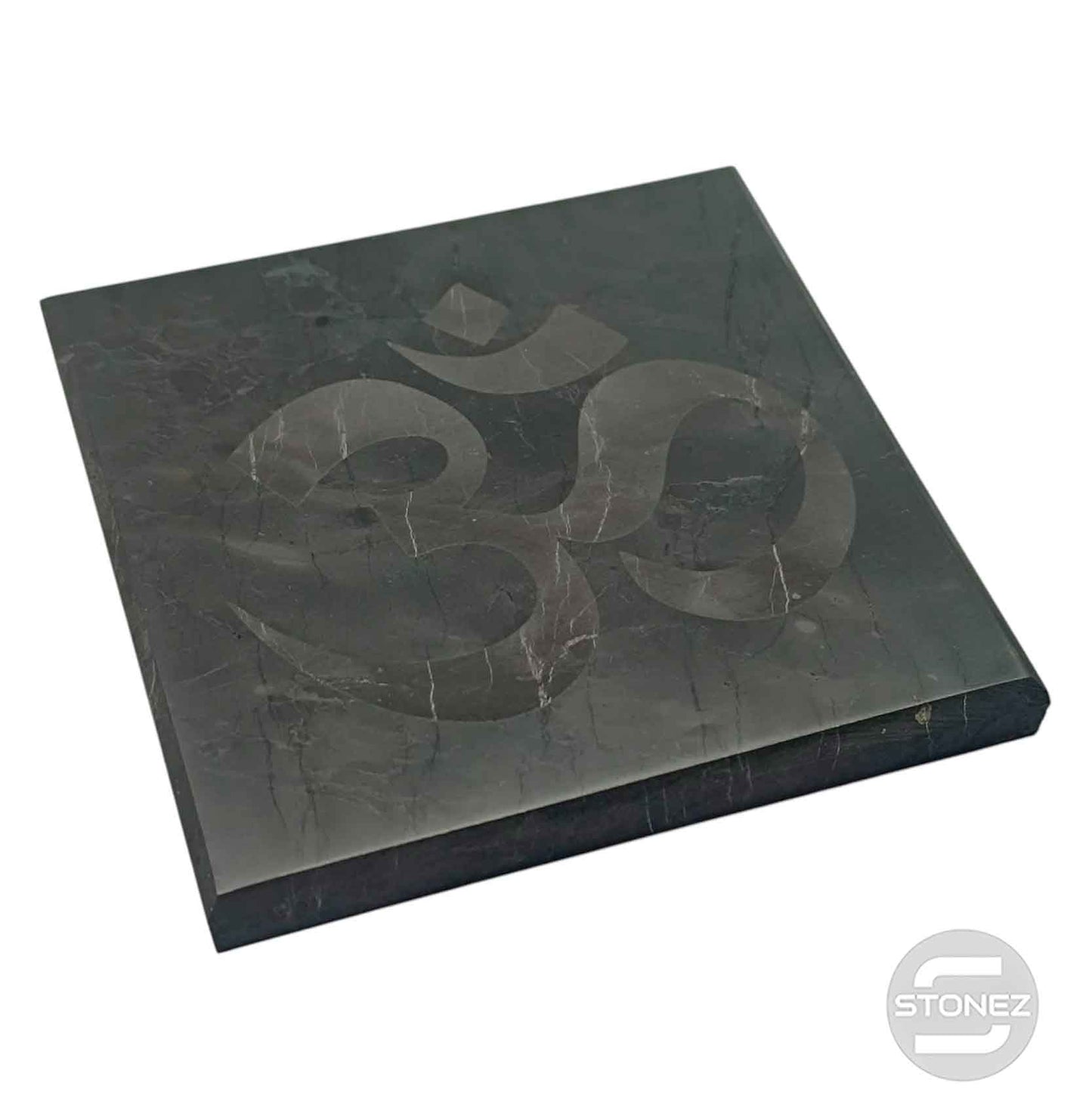 600803857-03 Base Shungita 10x10 Cms Aprox Pulido Grabado Om