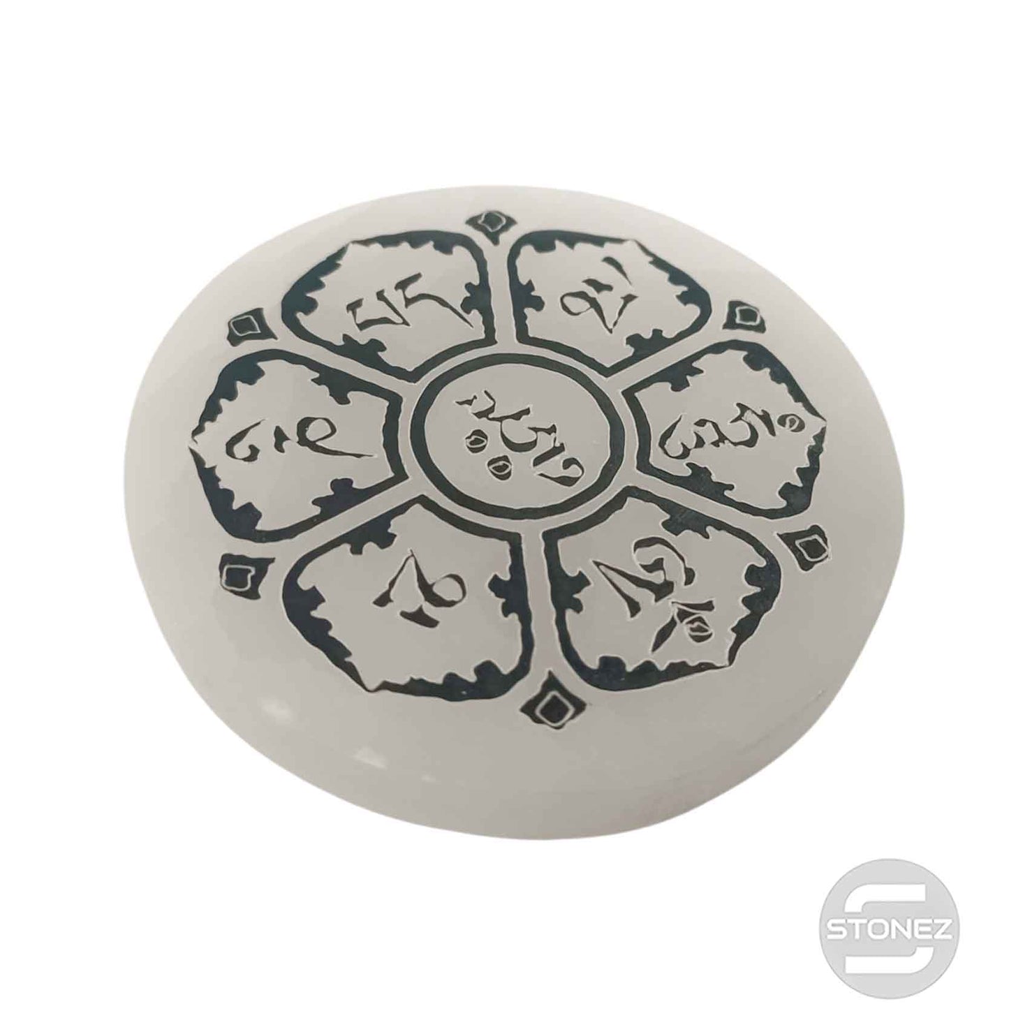 400901653-05 Plato Selenita Grabado Om Mani Padme Hum 10 Cms Aprox