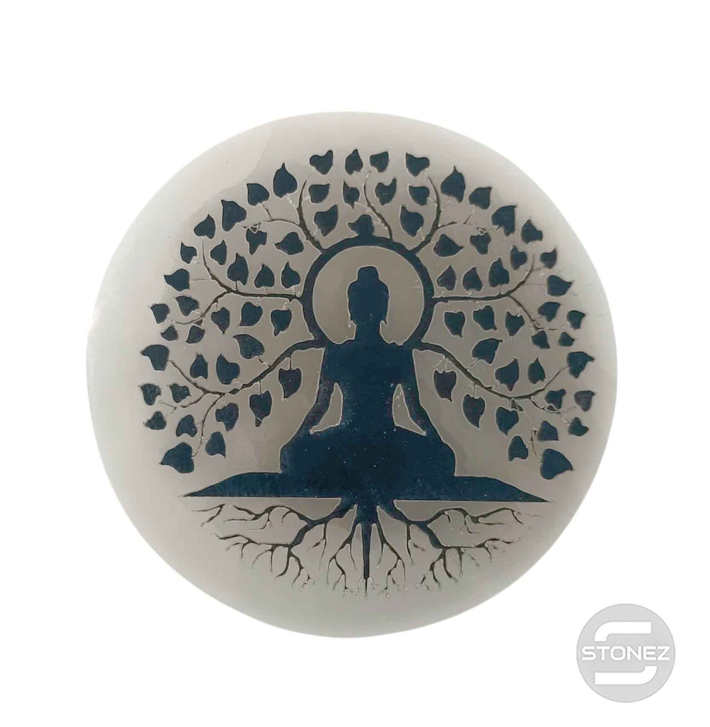 400901653-09 Plato Selenita Grabado Arbol Buda 10 Cms Aprox