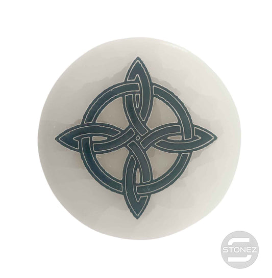 400901653-26 Plato Selenita Grabado Nudo De Bruja 10 Cms Aprox