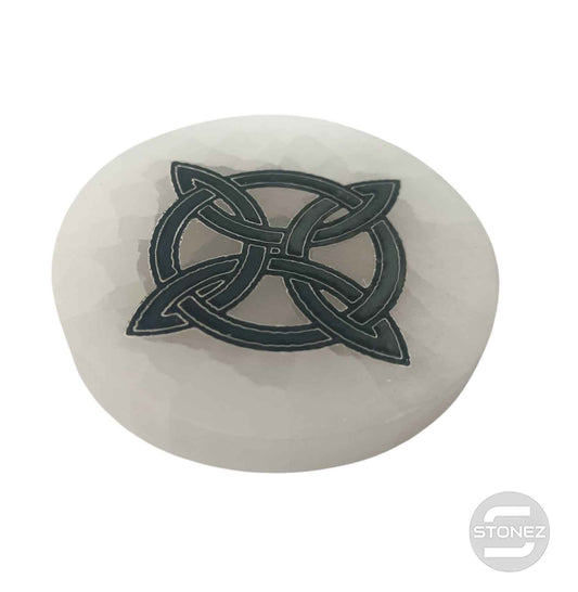 400901653-26 Plato Selenita Grabado Nudo De Bruja 10 Cms Aprox