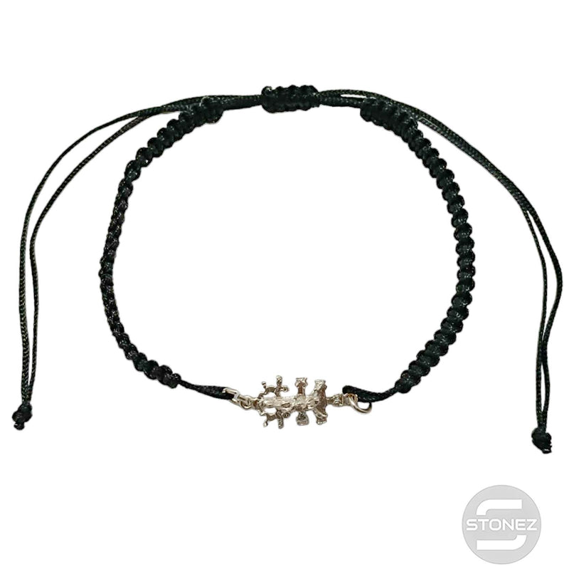 Cargue la imagen en el visor de la galería, 57913-01 Pulsera de Plata Ley 925 Y Macramé Ajustable Dije Curz De Caravaca 20 x 8 mm Aprox
