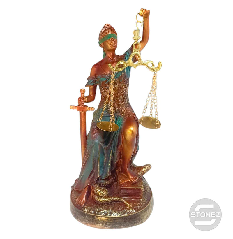 Cargue la imagen en el visor de la galería, 600102172 Figura En Resina Diosa De La Justicia Sentada 27 Cms Apox Color Cobre/Verde
