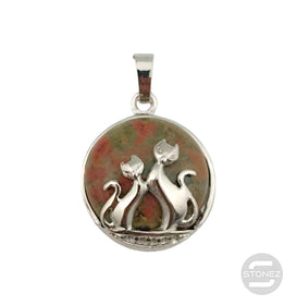 600102240 Colgante Pareja De Gatos En Metal Con Piedra Unakita 2,5 Cms Aprox