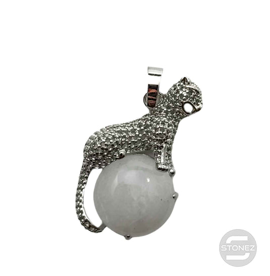 600102246 Colgante Leopardo En Metal Con Piedra Piedra Cuarzo Blanco 4,5 Cms Aprox