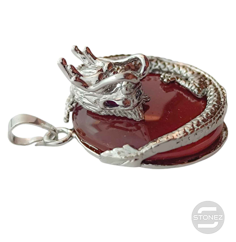 Cargue la imagen en el visor de la galería, 600102264 Colgante Dragón En Metal Con Piedra Carneola 3,5 Cms Aprox
