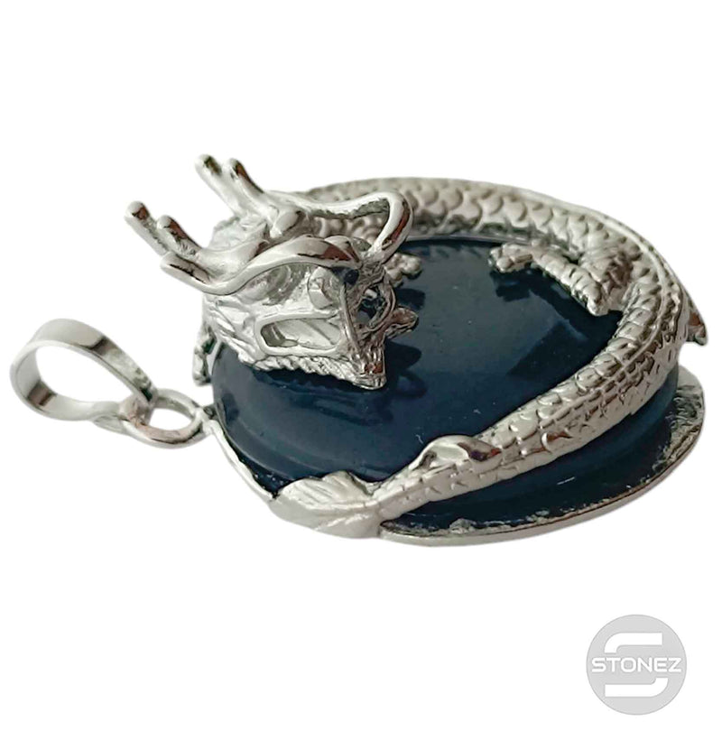 Cargue la imagen en el visor de la galería, 600102264 Colgante Dragón En Metal Con Piedra Onix 3,5 Cms Aprox
