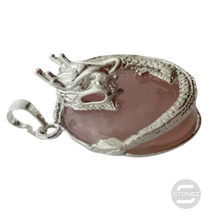 600102264 Colgante Dragón En Metal Con Piedra Cuarzo Rosa 3,5 Cms Aprox - stonez