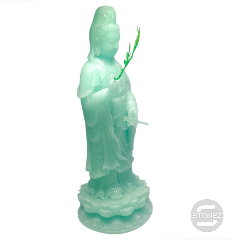 Cargue la imagen en el visor de la galería, 600102898 Figura Quan Ying En Resina 36 Cms Aprox Color Verde Cristal
