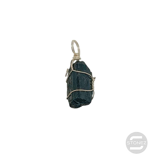 600103427 Colgante Bruto Mineral Turmalina Engarzado En Metal 2 a 3 Cms Aprox (Cada Pieza Puede Ser Ligeramente Diferente)