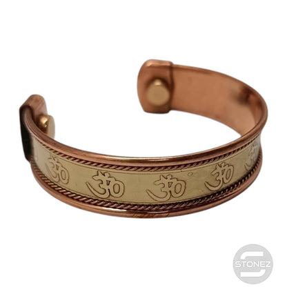 600303302-07 Pulsera Cobre Con Imán Grabado Om - stonez