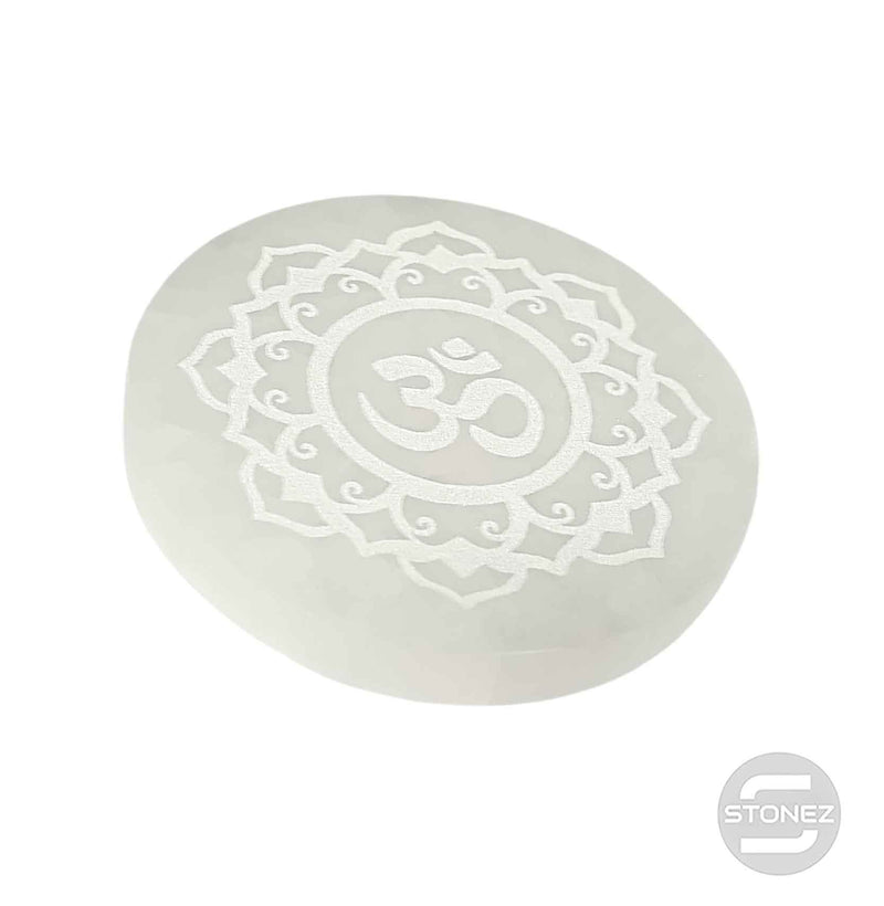 Carregue a imagem no visualizador da galeria, 600702497-02 Plato Selenita Grabado Mandala OM 10 Cms Aprox
