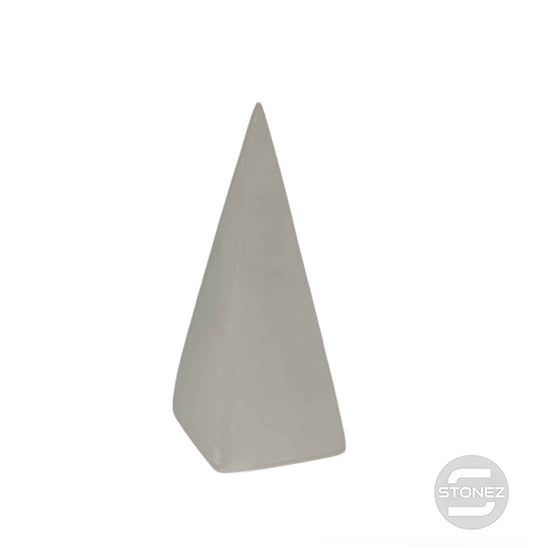 400702508 Piramide en Selenita 10 Cms Aprox.