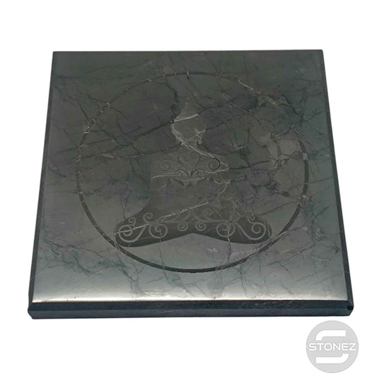 600803857-01 Base Shungita 10x10 Cms Aprox Pulido Grabado Buda