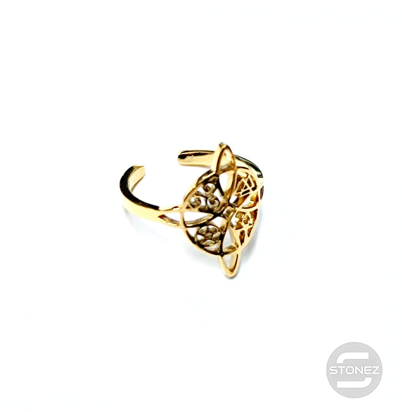 Cargue la imagen en el visor de la galería, 61013-10 Anillo Acero Dorado Adaptable Nudo De Brujas Y Símbolos.
