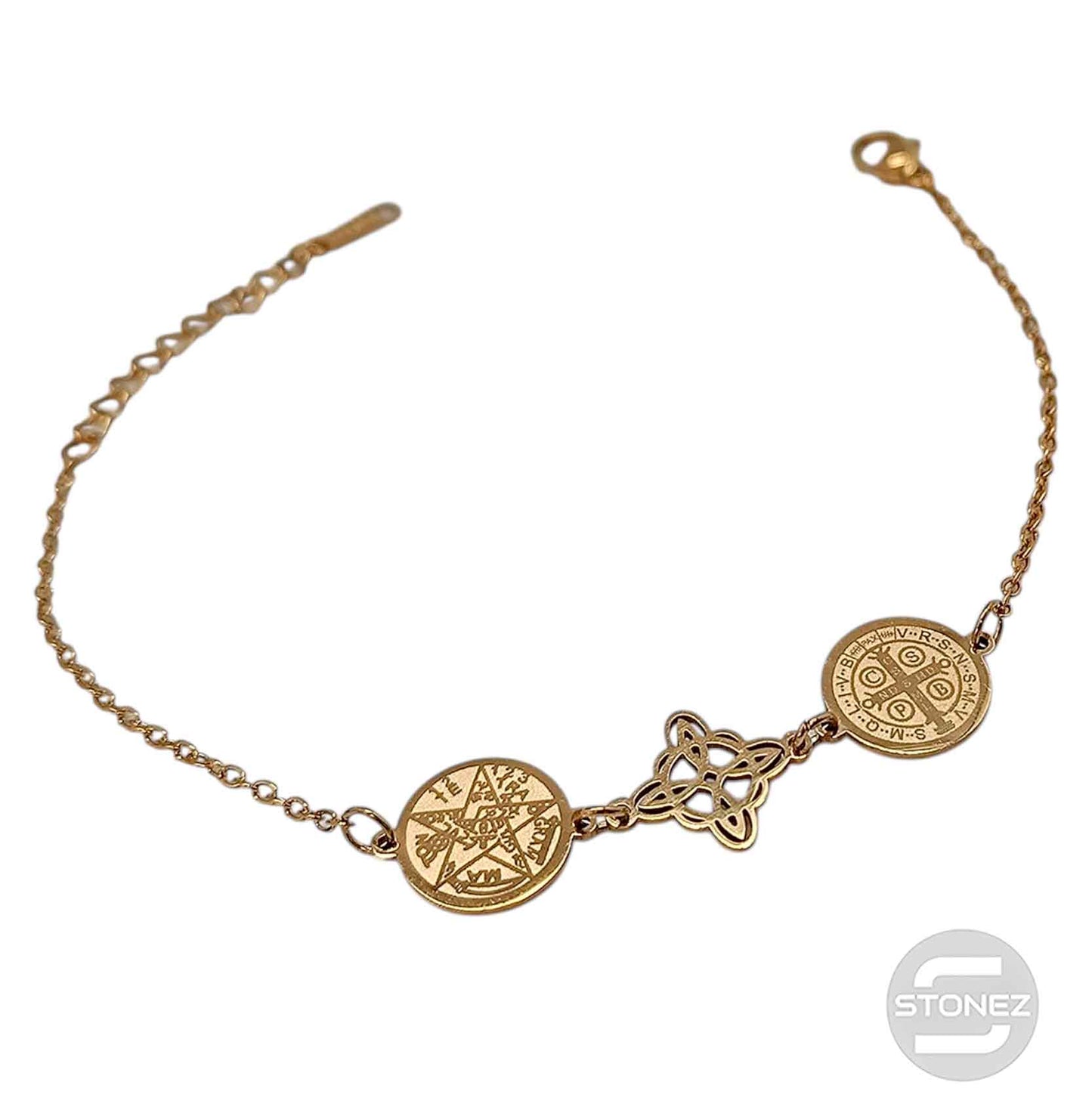 Pulsera Acero Dorado Triple Proteccion Con Dije Nudo De Bruja Tetragramaton Y San Benito