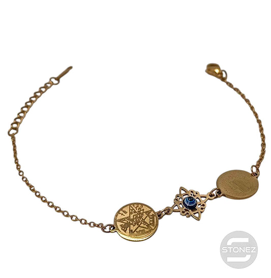 Pulsera Acero Dorado Triple Proteccion Con Dije Nudo De Bruja Ojo Turco Tetragramaton Y San Benito