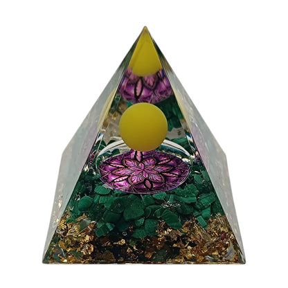 Pirámide Orgonita Con Mineráles 5 Cms Aprox 400202371-001A